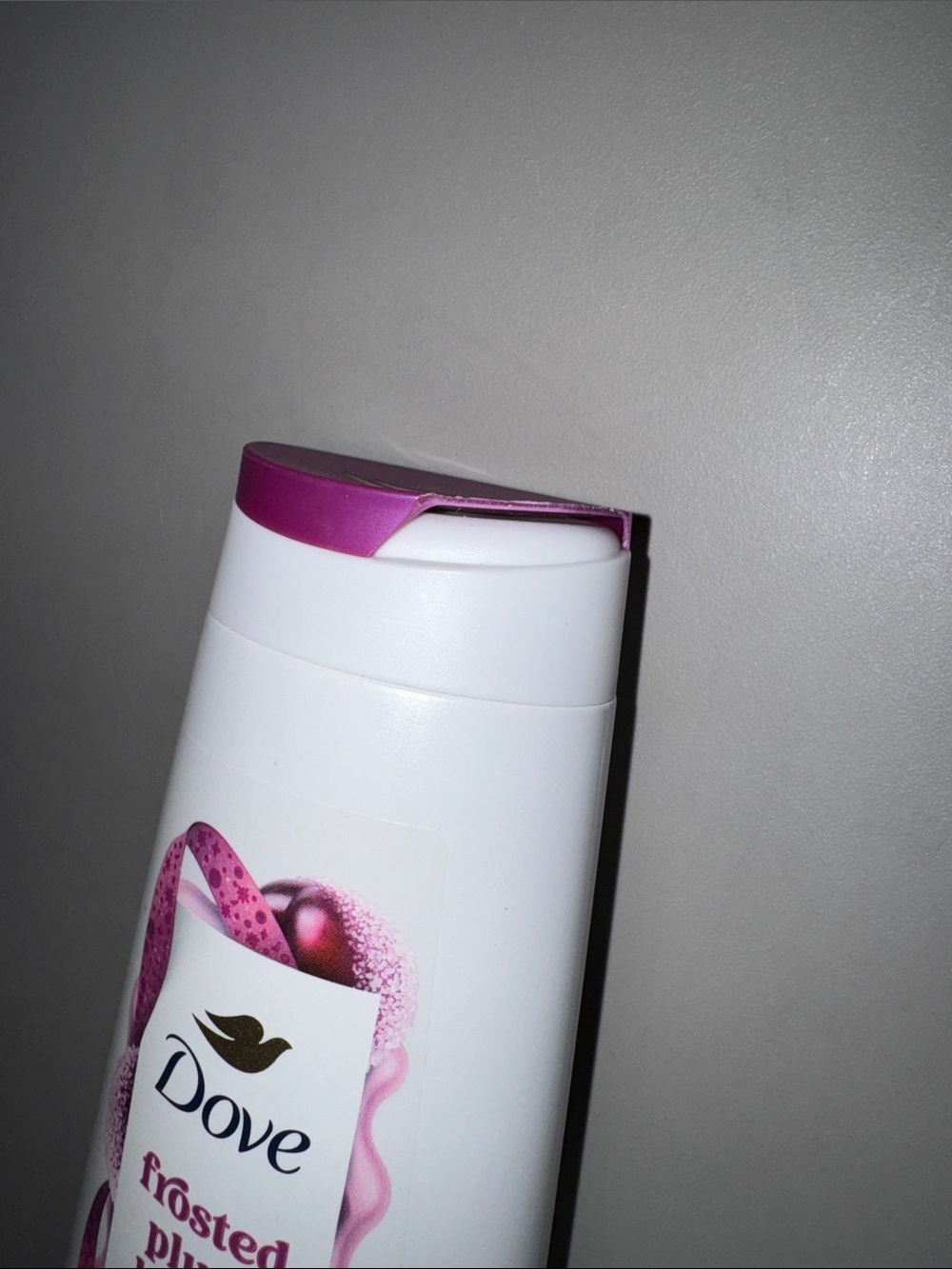 Brand New Dove Frosted Plum Berry Nourishing Body Wash - Picture 2 of 2